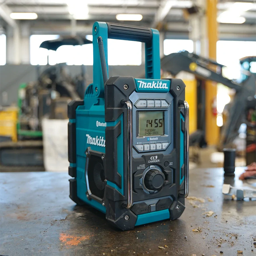 Makita XRM10 18V LXT/12V max CXT Lithium-Ion Cordless Bluetooth Job Site Charger/Radio - Grip Support Store